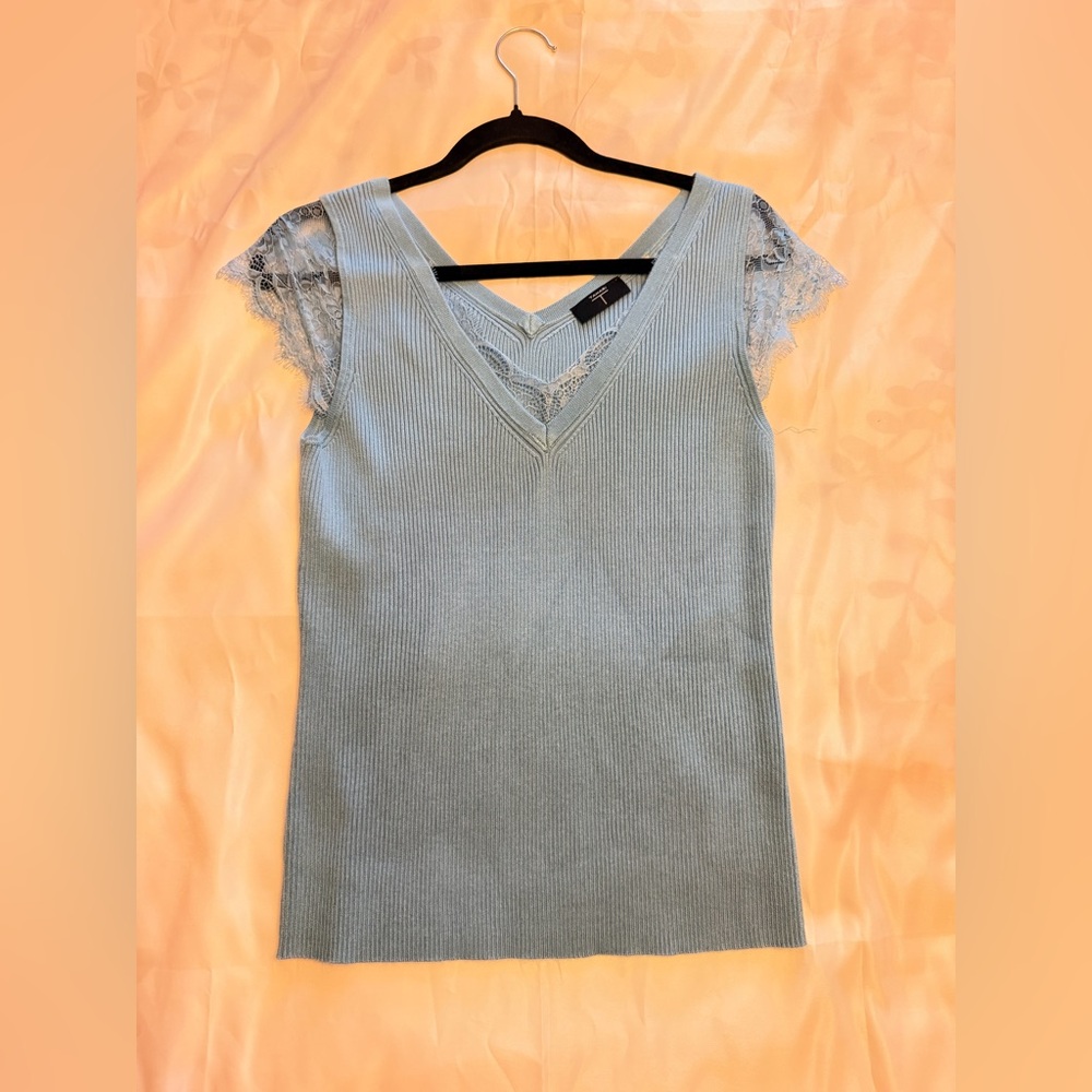Light Blue Ribbed Knit Lace Sleeve Top – Size L